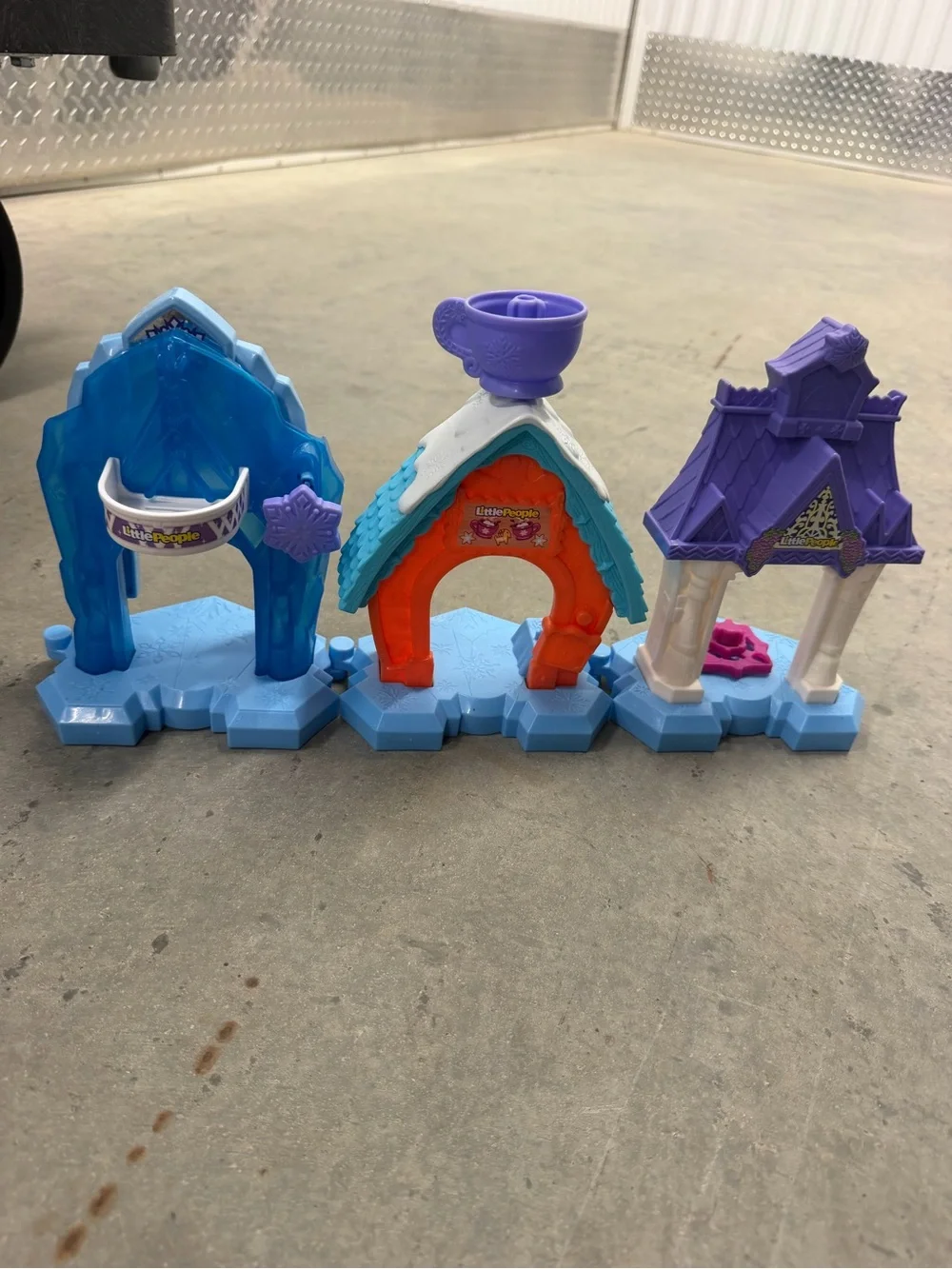 Fisher-Price Little People Disney Frozen Elsa Olaf Ice Palace Playset Lot